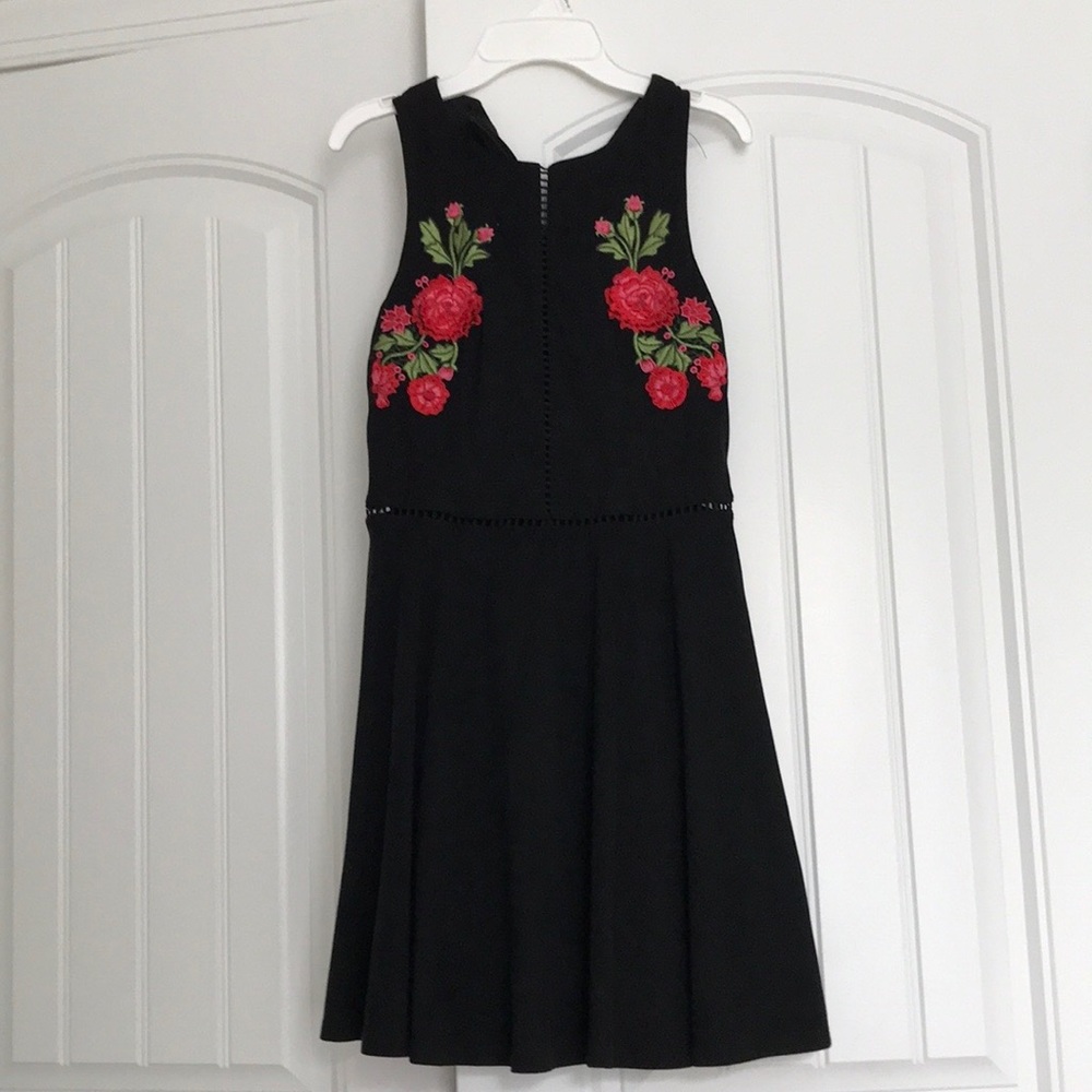 Closet clear out! 🎉Forever 21 Black Dress Size S. Final price.